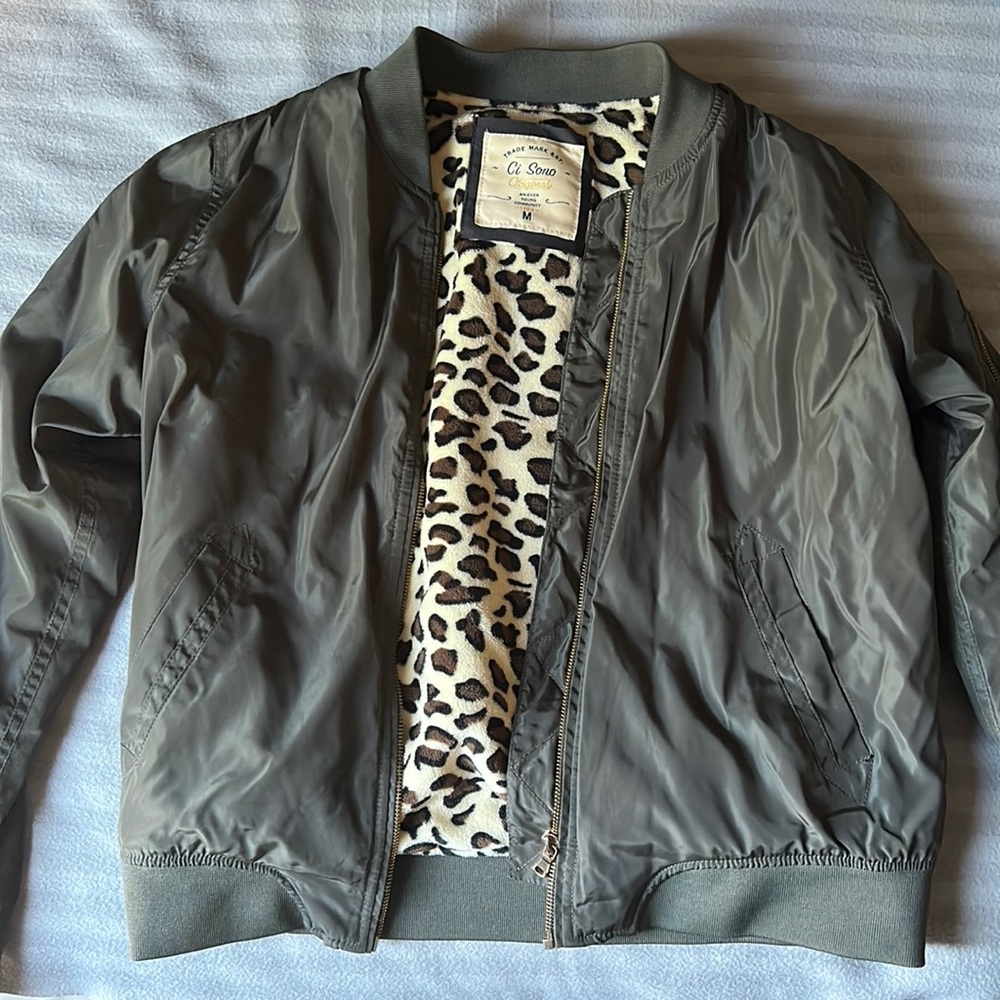 Ci Sono bomber jacket, size medium, cheetah print inside. Gently used.